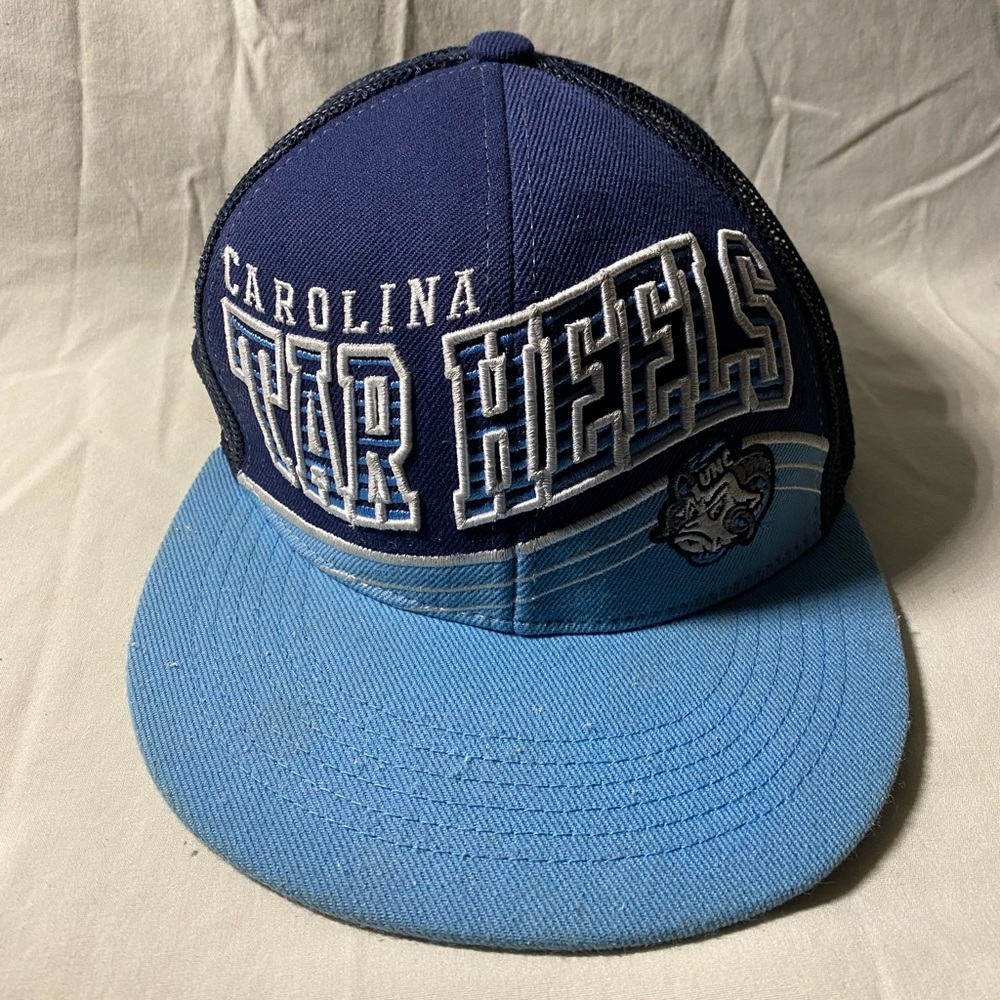North Carolina Tar Heels Mesh Team Strapback Hat
